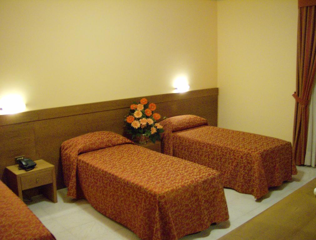 Hotel Zi Marianna Pertosa Phòng bức ảnh